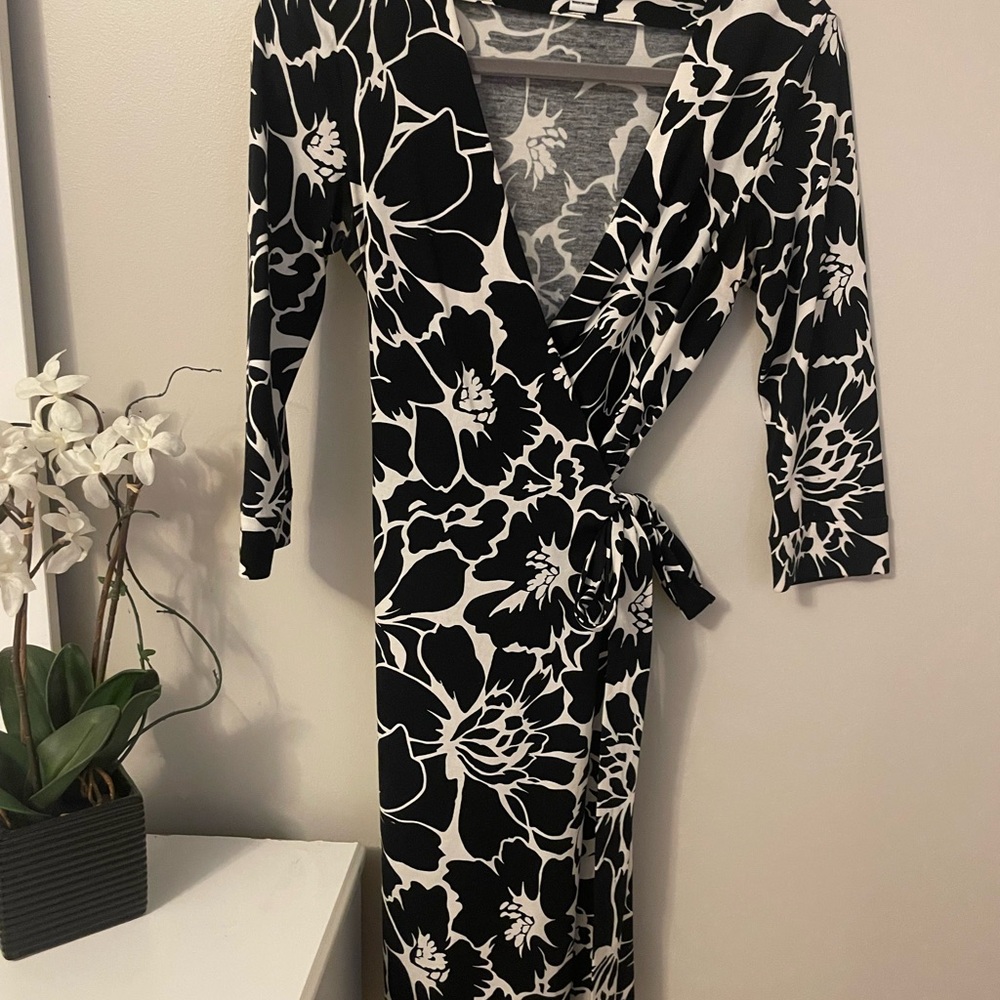 Diane Von Furstenberg Black and White Classic Wrap Dress